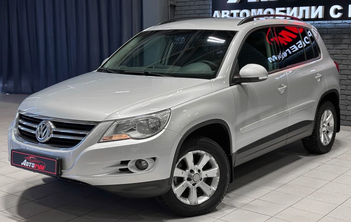 Volkswagen Tiguan - 2